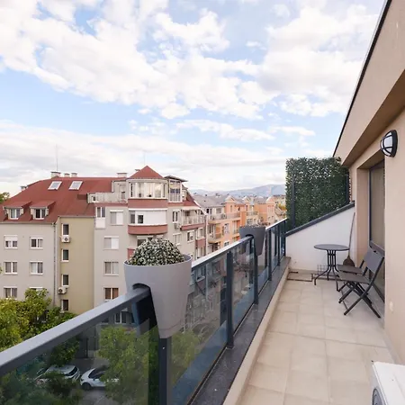 Modern 1-bed Flat In Free Parking Appartement *